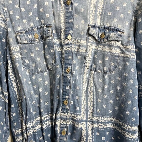 Life In Progress Womens Blue Chambray Southwestern Print Button Up Shirt Small - Picture 3 of 4